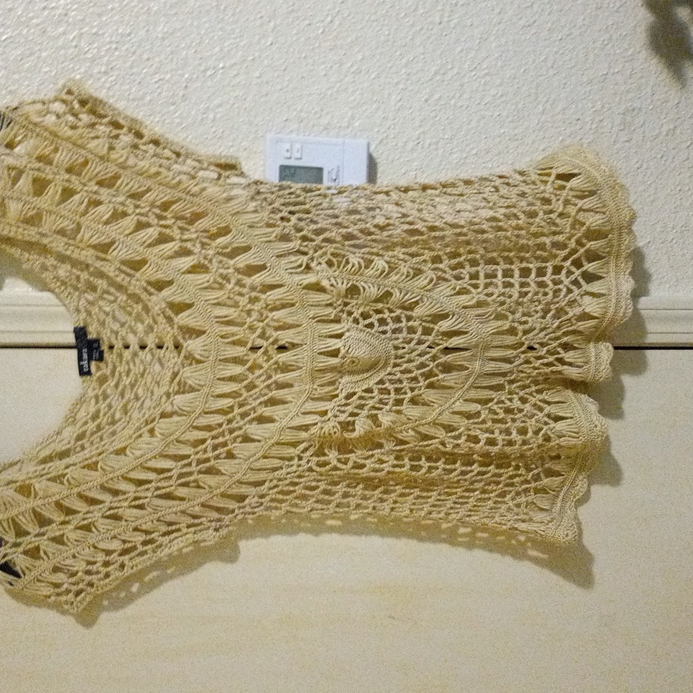 Takara  Elegant Crochet Beige Top size XL